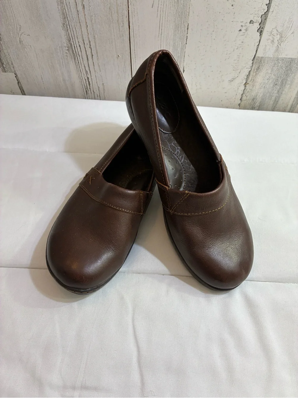 BOC born concept women’s Sz 9 Wide brown leather slip on cushion loafer